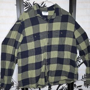 Old Navy Green and Blue Plaid Casual Button Down Shirt